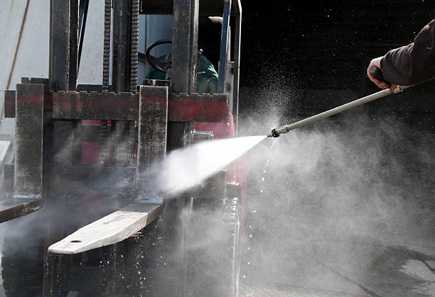 Why Choose Our Certified Pressure Washing Experts for Your Project Needs in Lamont, CA?